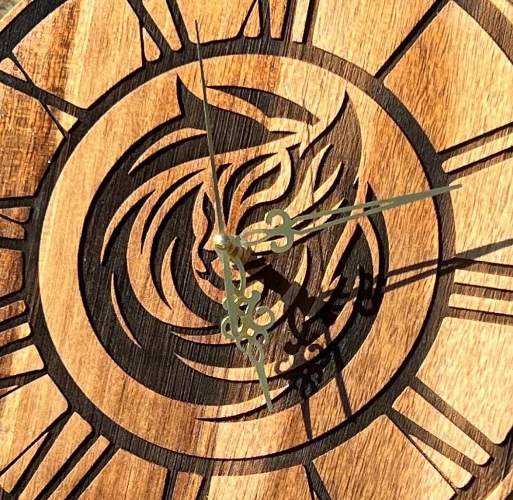 Acacia Wood Cat Clock: Engraved Abstract Feline Art - Dog Time Outlet